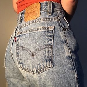 LOVELY VINTAGE LEVI JEANS SIZE 5